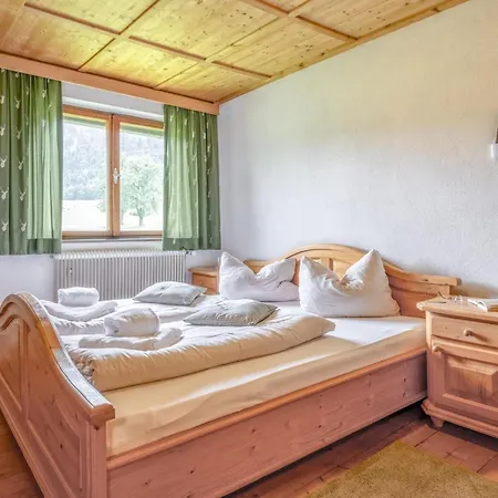 Holiday home Platzhirsch